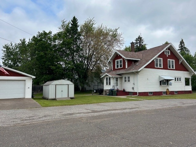 garage side house